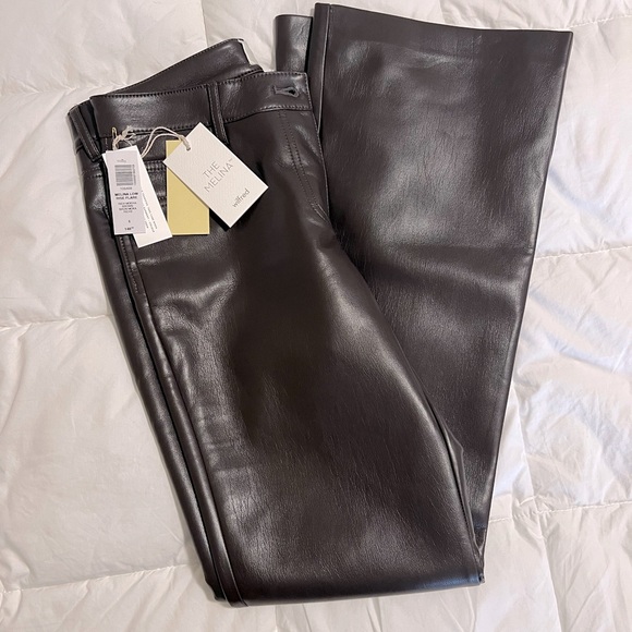 Aritzia, low rise flare, rich mocha brown, size 6 women’s - Picture 1 of 4